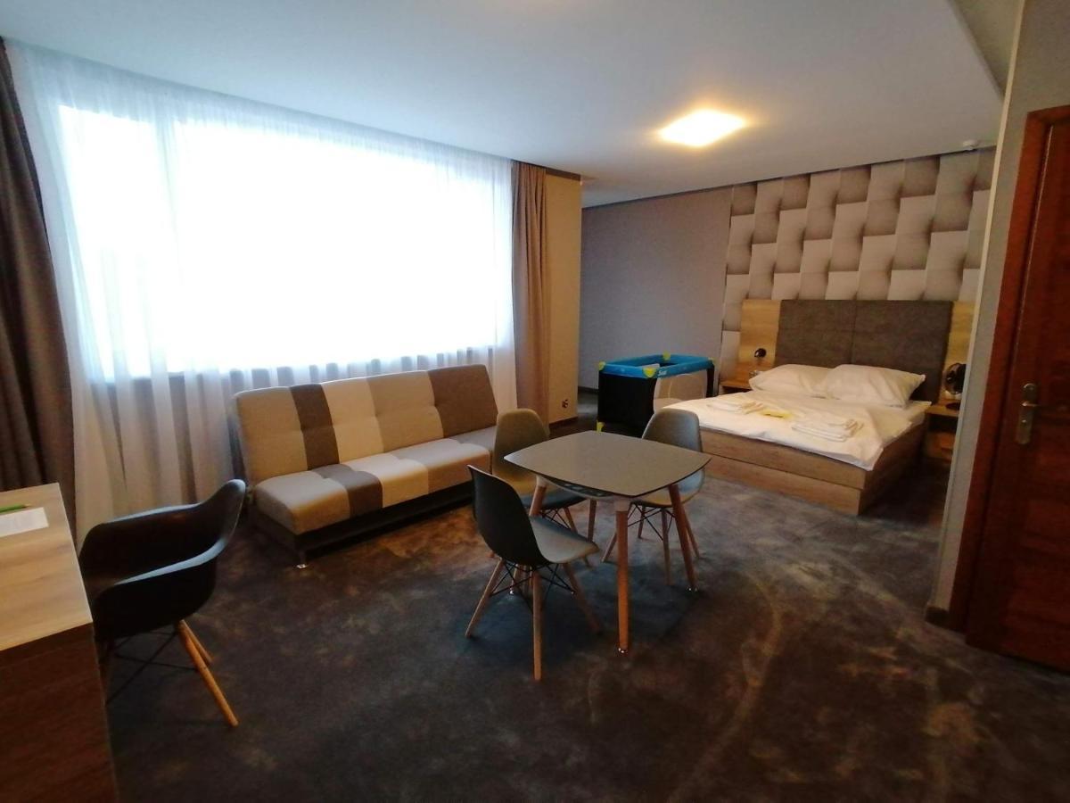 Lake View Apartamenty 布罗德尼察 外观 照片